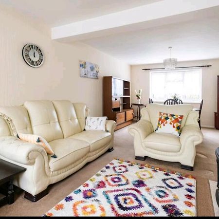 London Stratford Holiday Home Luaran gambar