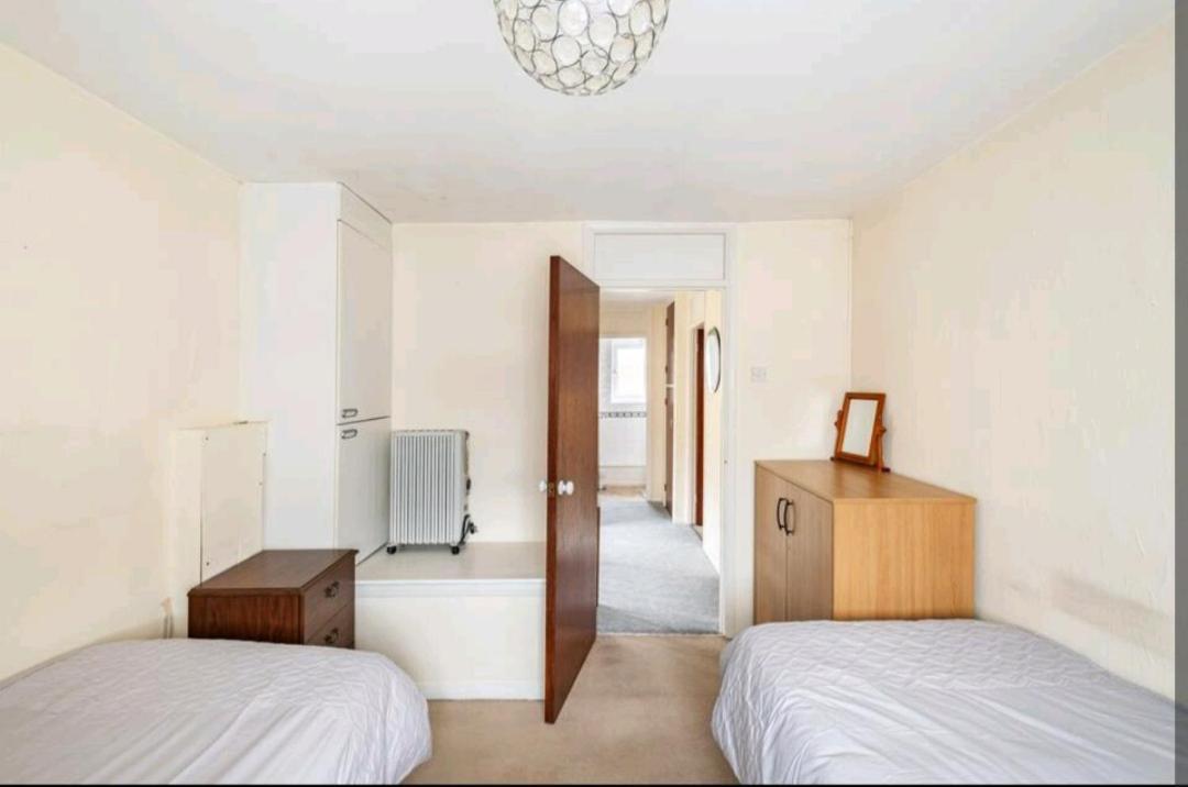 London Stratford Holiday Home Luaran gambar