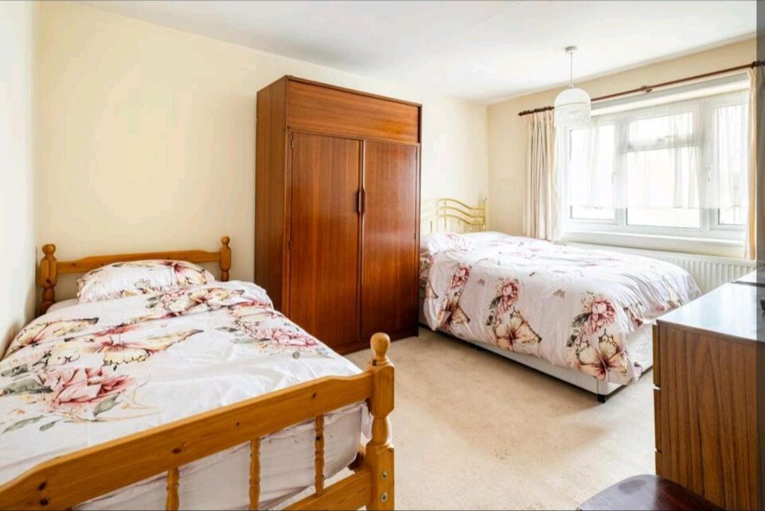 London Stratford Holiday Home Luaran gambar